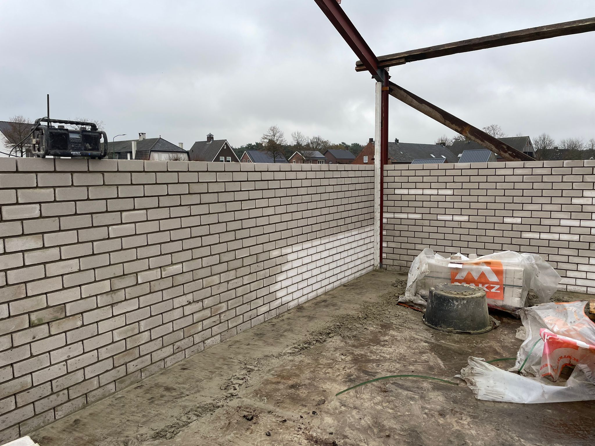 e2db16ce-1ebe-4236-b968-158a82682557